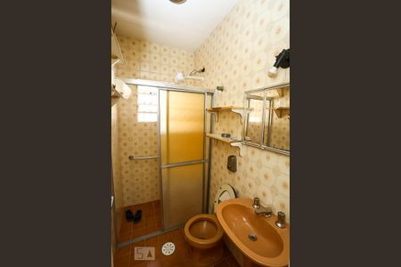 Casa à venda com 300m², 3 quartos e 2 vagas Casa à venda com 300m², 3 quartos e 2 vagasBanheiro