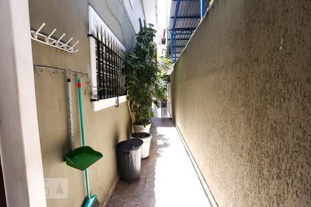Casa à venda com 300m², 3 quartos e 2 vagas Casa à venda com 300m², 3 quartos e 2 vagascorredor