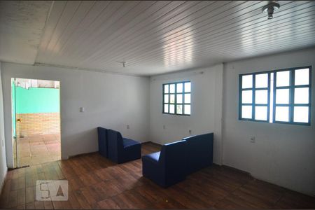 Sala e cozinha de casa à venda com 2 quartos, 90m² em Harmonia, Canoas