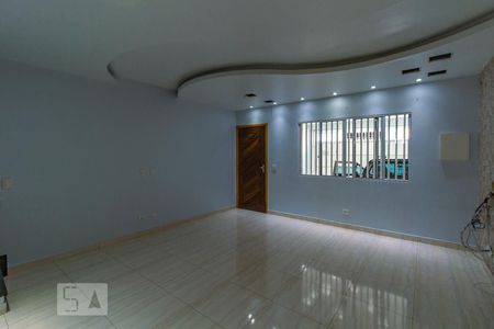 Casa para alugar com 140m², 2 quartos e 2 vagasSala