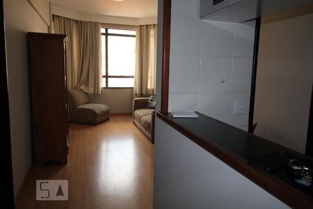 Corredor de apartamento para alugar com 1 quarto, 44m² em Centro, Campinas