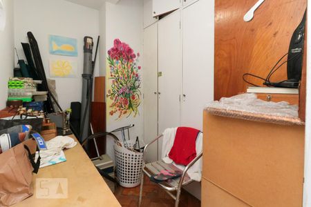 Apartamento à venda com 220m², 3 quartos e 2 vagas Apartamento à venda com 220m², 3 quartos e 2 vagasQuarto de serviço 2