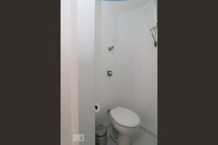 Apartamento à venda com 220m², 3 quartos e 2 vagas Apartamento à venda com 220m², 3 quartos e 2 vagasSuíte