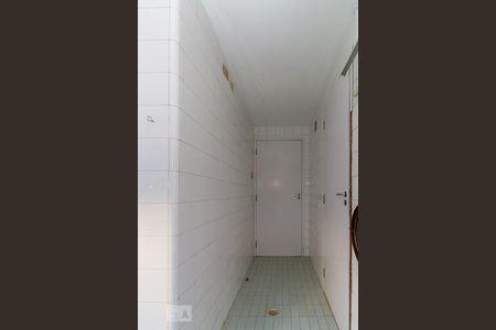 Apartamento à venda com 220m², 3 quartos e 2 vagas Apartamento à venda com 220m², 3 quartos e 2 vagasÁrea de serviço