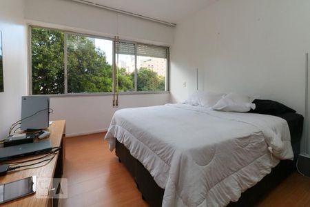 Apartamento à venda com 220m², 3 quartos e 2 vagas Apartamento à venda com 220m², 3 quartos e 2 vagasSuíte