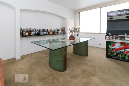 Apartamento à venda com 220m², 3 quartos e 2 vagas Apartamento à venda com 220m², 3 quartos e 2 vagasSala de jantar