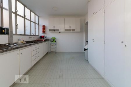 Apartamento à venda com 220m², 3 quartos e 2 vagas Apartamento à venda com 220m², 3 quartos e 2 vagasCozinha
