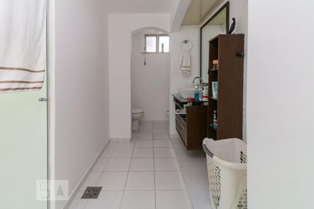 Apartamento à venda com 220m², 3 quartos e 2 vagas Apartamento à venda com 220m², 3 quartos e 2 vagasSuíte