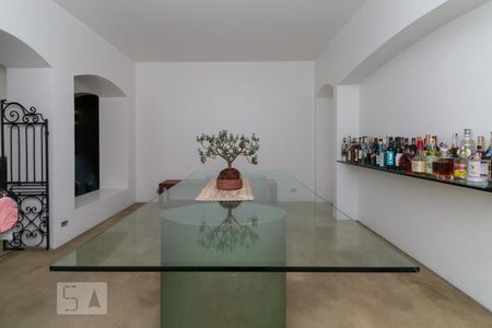 Apartamento à venda com 220m², 3 quartos e 2 vagas Apartamento à venda com 220m², 3 quartos e 2 vagasSala de jantar