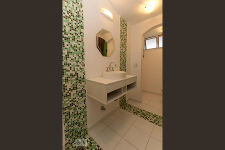 Apartamento à venda com 220m², 3 quartos e 2 vagas Apartamento à venda com 220m², 3 quartos e 2 vagasBanheiro