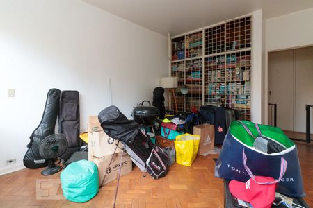 Apartamento à venda com 220m², 3 quartos e 2 vagas Apartamento à venda com 220m², 3 quartos e 2 vagasQuarto 2