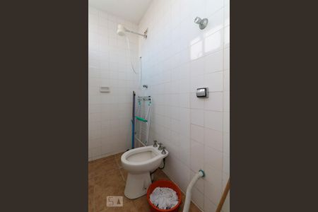 Apartamento à venda com 220m², 3 quartos e 2 vagas Apartamento à venda com 220m², 3 quartos e 2 vagasBanheiro de serviço