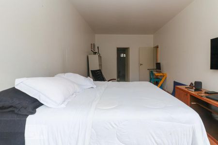 Apartamento à venda com 220m², 3 quartos e 2 vagas Apartamento à venda com 220m², 3 quartos e 2 vagasSuíte
