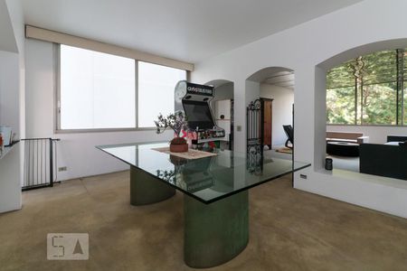 Apartamento à venda com 220m², 3 quartos e 2 vagas Apartamento à venda com 220m², 3 quartos e 2 vagasSala de jantar