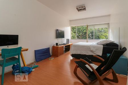 Apartamento à venda com 220m², 3 quartos e 2 vagas Apartamento à venda com 220m², 3 quartos e 2 vagasSuíte