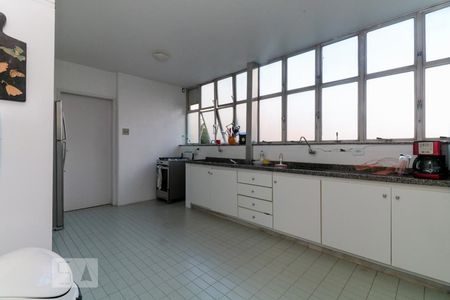Apartamento à venda com 220m², 3 quartos e 2 vagas Apartamento à venda com 220m², 3 quartos e 2 vagasCozinha