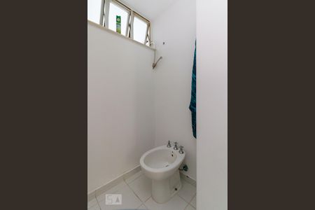 Apartamento à venda com 220m², 3 quartos e 2 vagas Apartamento à venda com 220m², 3 quartos e 2 vagasSuíte