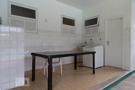 Casa à venda com 409m², 4 quartos e sem vagaLavanderia