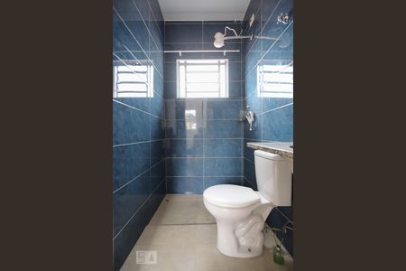 Banheiro de apartamento para alugar com 1 quarto, 33m² em Vila Mangalot, São Paulo