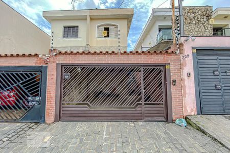 Casa à venda com 165m², 3 quartos e 2 vagasFachada