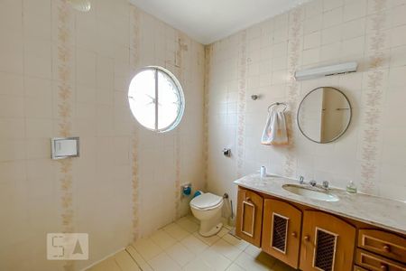 Casa à venda com 165m², 3 quartos e 2 vagasBanheiro da Suite