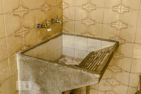 Casa à venda com 165m², 3 quartos e 2 vagasDetalhe Lavanderia