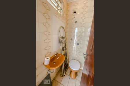 Casa à venda com 165m², 3 quartos e 2 vagasBanheiro de Serviço