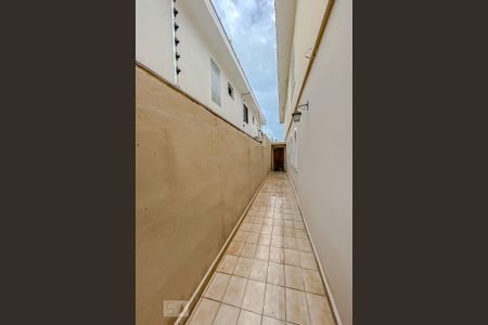 Casa à venda com 165m², 3 quartos e 2 vagasCorredor