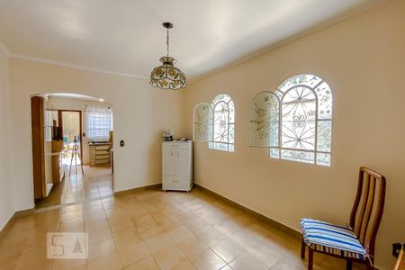 Casa à venda com 165m², 3 quartos e 2 vagasCozinha