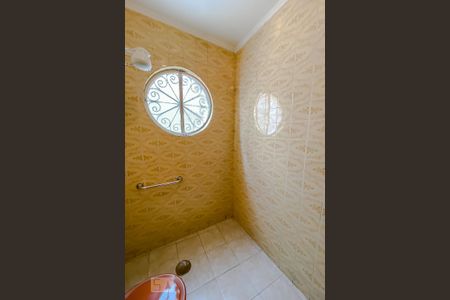 Casa à venda com 165m², 3 quartos e 2 vagasBanheiro