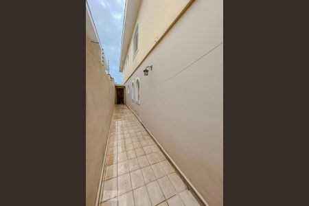 Casa à venda com 165m², 3 quartos e 2 vagasCorredor
