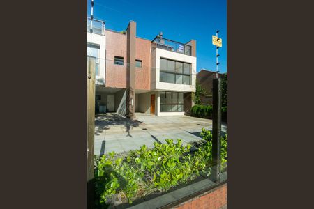 Casa de condomínio à venda com 202m², 3 quartos e 1 vagaFachada