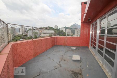 Apartamento à venda com 40m², 1 quarto e sem vaga Apartamento à venda com 40m², 1 quarto e sem vagaTerraço