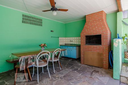 Casa à venda com 178m², 4 quartos e 1 vagaQuintal