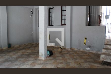 Casa à venda com 300m², 4 quartos e 2 vagas Casa à venda com 300m², 4 quartos e 2 vagasÁrea Externa