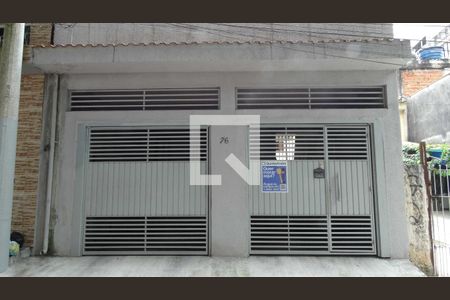 Casa à venda com 300m², 4 quartos e 2 vagas Casa à venda com 300m², 4 quartos e 2 vagasFachada