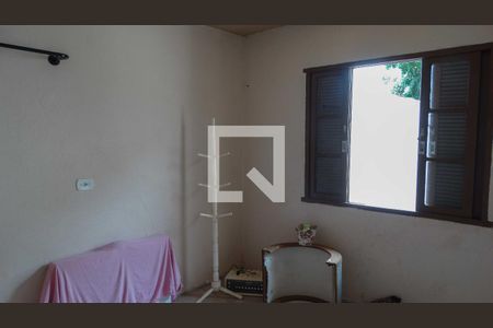 Casa à venda com 300m², 4 quartos e 2 vagas Casa à venda com 300m², 4 quartos e 2 vagasQuarto de Serviço