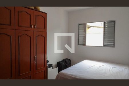 Casa à venda com 300m², 4 quartos e 2 vagas Casa à venda com 300m², 4 quartos e 2 vagasQuarto 2