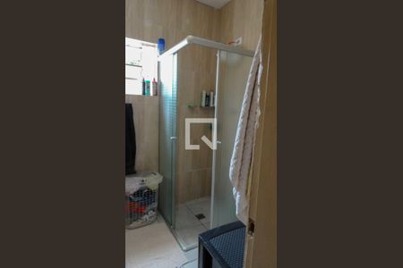 Casa à venda com 300m², 4 quartos e 2 vagas Casa à venda com 300m², 4 quartos e 2 vagasBanheiro