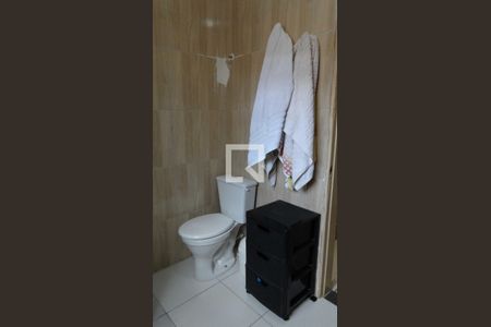 Casa à venda com 300m², 4 quartos e 2 vagas Casa à venda com 300m², 4 quartos e 2 vagasBanheiro