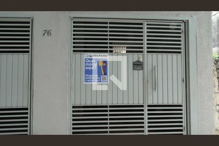 Casa à venda com 300m², 4 quartos e 2 vagas Casa à venda com 300m², 4 quartos e 2 vagasFachada