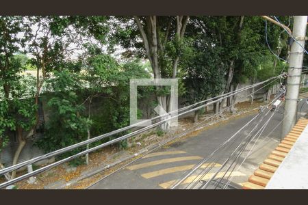 Casa à venda com 300m², 4 quartos e 2 vagas Casa à venda com 300m², 4 quartos e 2 vagasVista