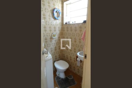 Casa à venda com 300m², 4 quartos e 2 vagas Casa à venda com 300m², 4 quartos e 2 vagasLavabo