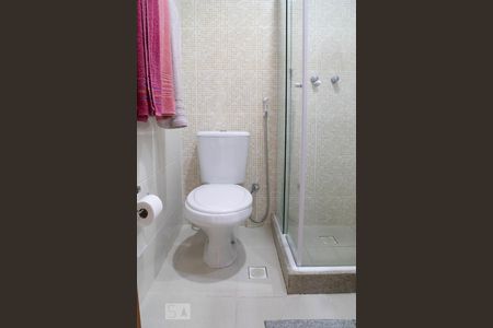 Apartamento à venda com 93m², 3 quartos e 2 vagas Apartamento à venda com 93m², 3 quartos e 2 vagasBanheiro social