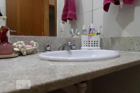 Apartamento à venda com 93m², 3 quartos e 2 vagas Apartamento à venda com 93m², 3 quartos e 2 vagasBanheiro social