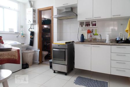 Apartamento à venda com 93m², 3 quartos e 2 vagas Apartamento à venda com 93m², 3 quartos e 2 vagasCozinha