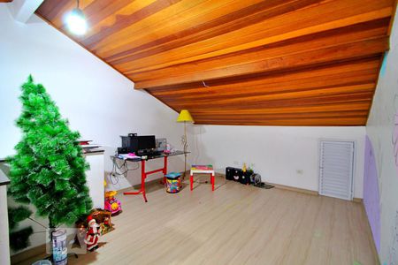 Casa à venda com 146m², 2 quartos e 3 vagasSótão