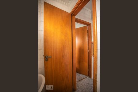 Apartamento à venda com 156m², 4 quartos e 2 vagasBanheiro de Serviço