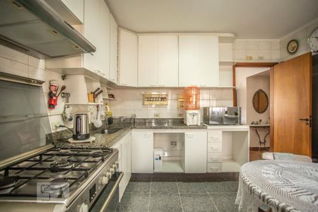 Apartamento à venda com 156m², 4 quartos e 2 vagasCozinha