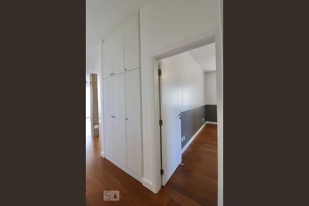 Corredor de apartamento para alugar com 2 quartos, 151m² em Higienópolis, São Paulo